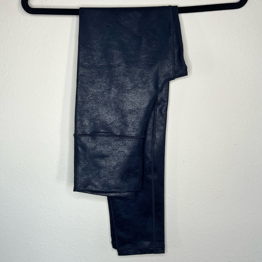 069. Offline by Aerie Faux Leather Leggings - Size Small